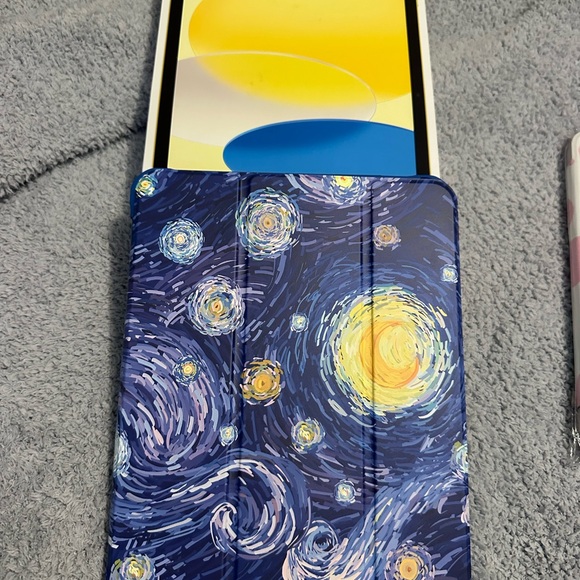 Yellow 10th generation, Apple iPad - Picture 3 of 6